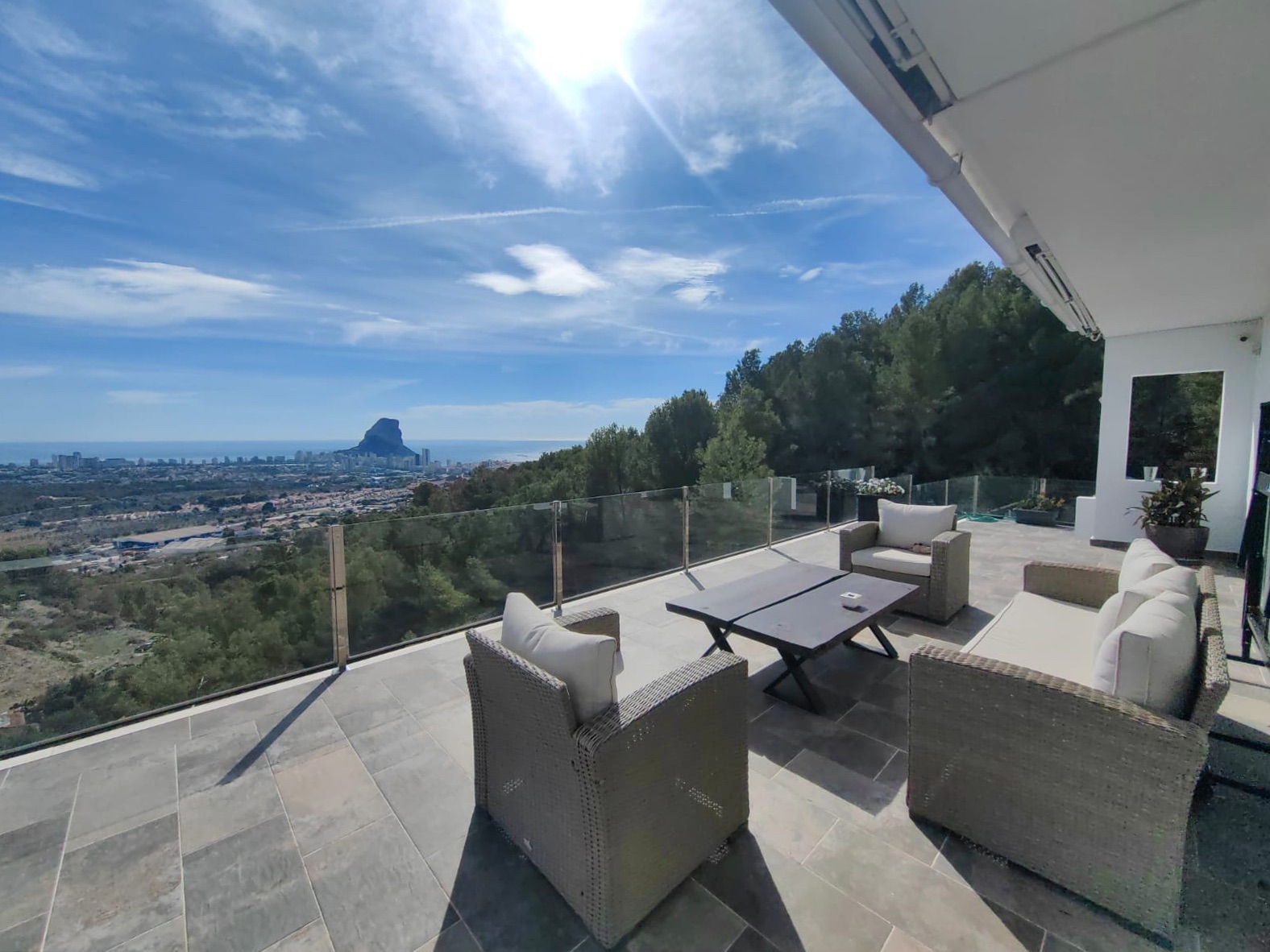 Volledig gerenoveerde luxe villa met zeezicht in Calpe, Villa Abby