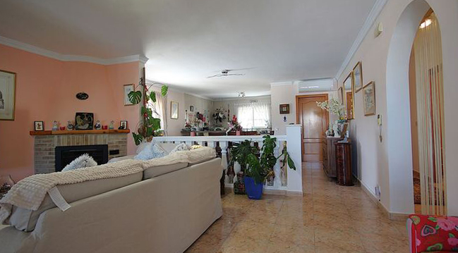 Mooie familievilla te koop in Orba, Villa Shaima