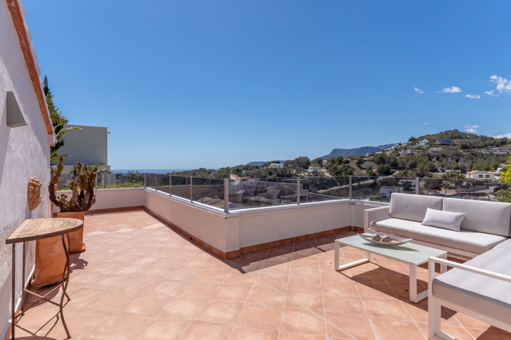 Mediterrane villa met zeezicht gastenstudio in Benissa, Villa Enola