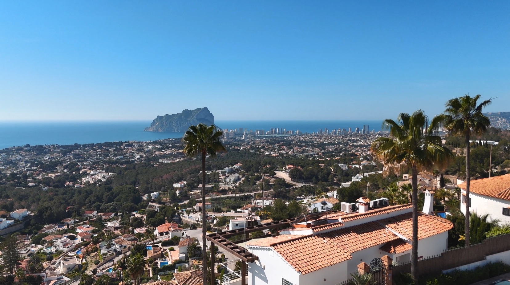Luxe villa in traditionele stijl met panoramisch uitzicht op zee in Benissa Costa, Villa Ruth
