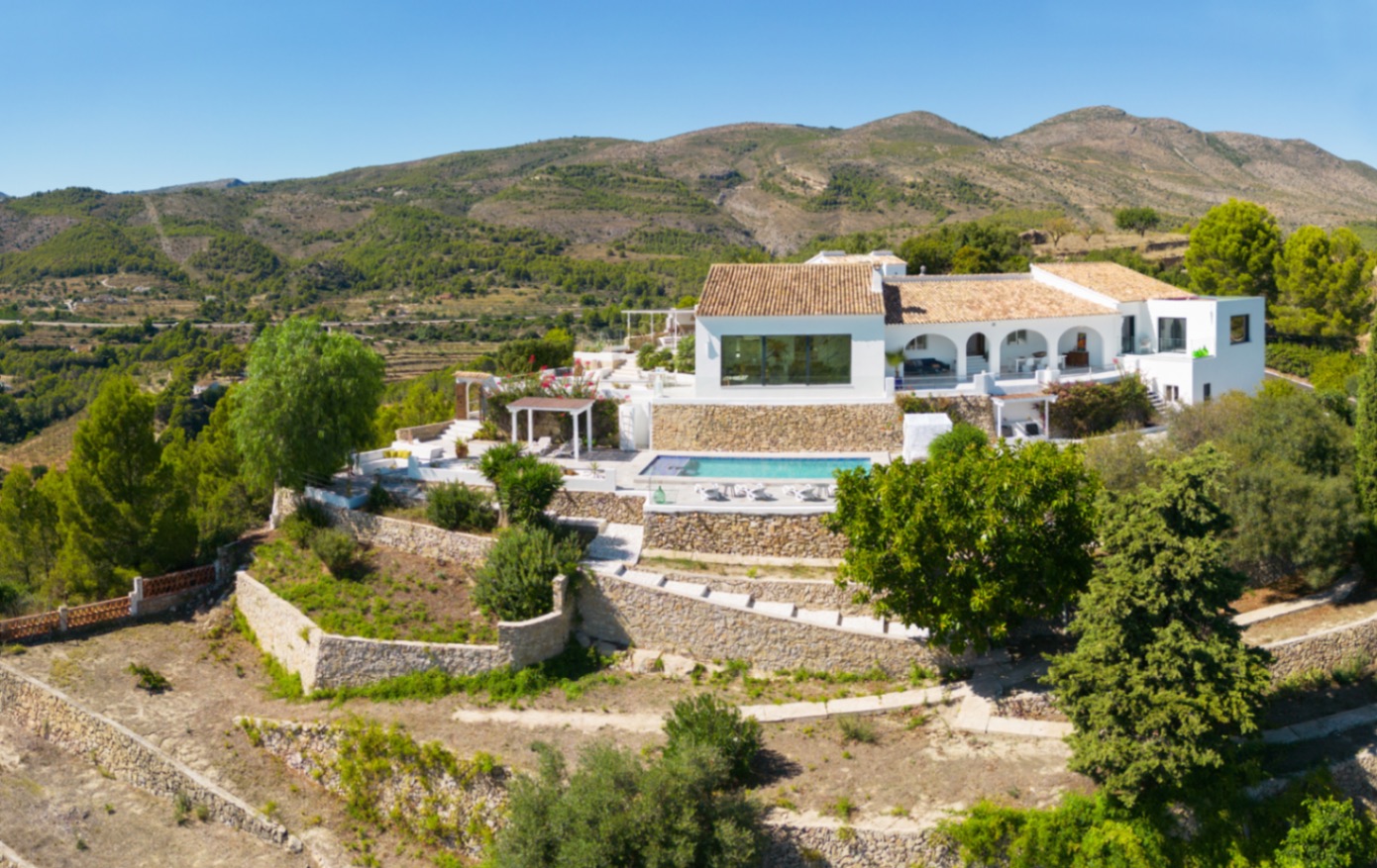 3054 - A modern finca with stunning views, Finca Ruby
