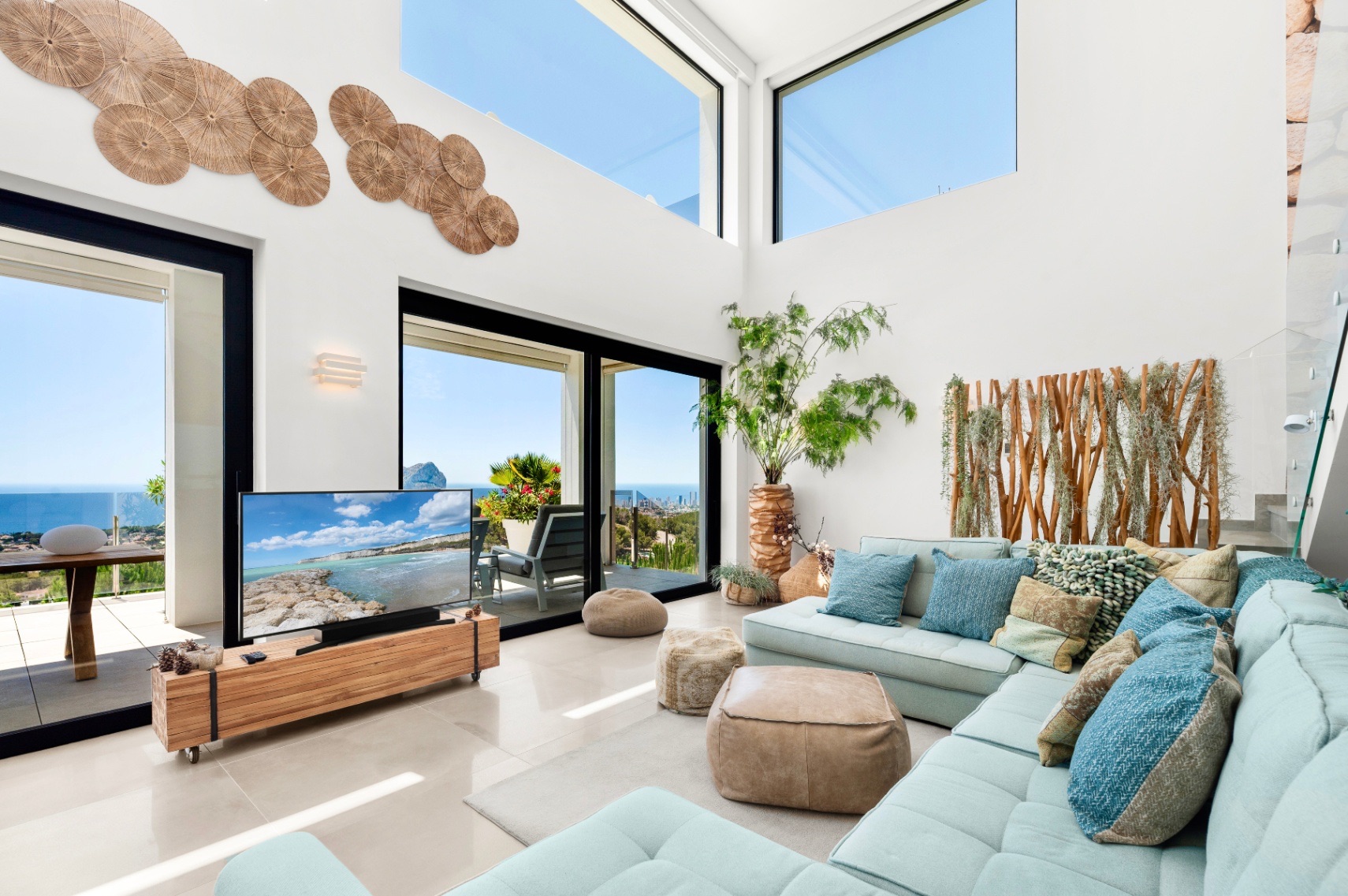Villa op een heuveltop in Benissa met panoramisch uitzicht op zee, Villa Ionelia