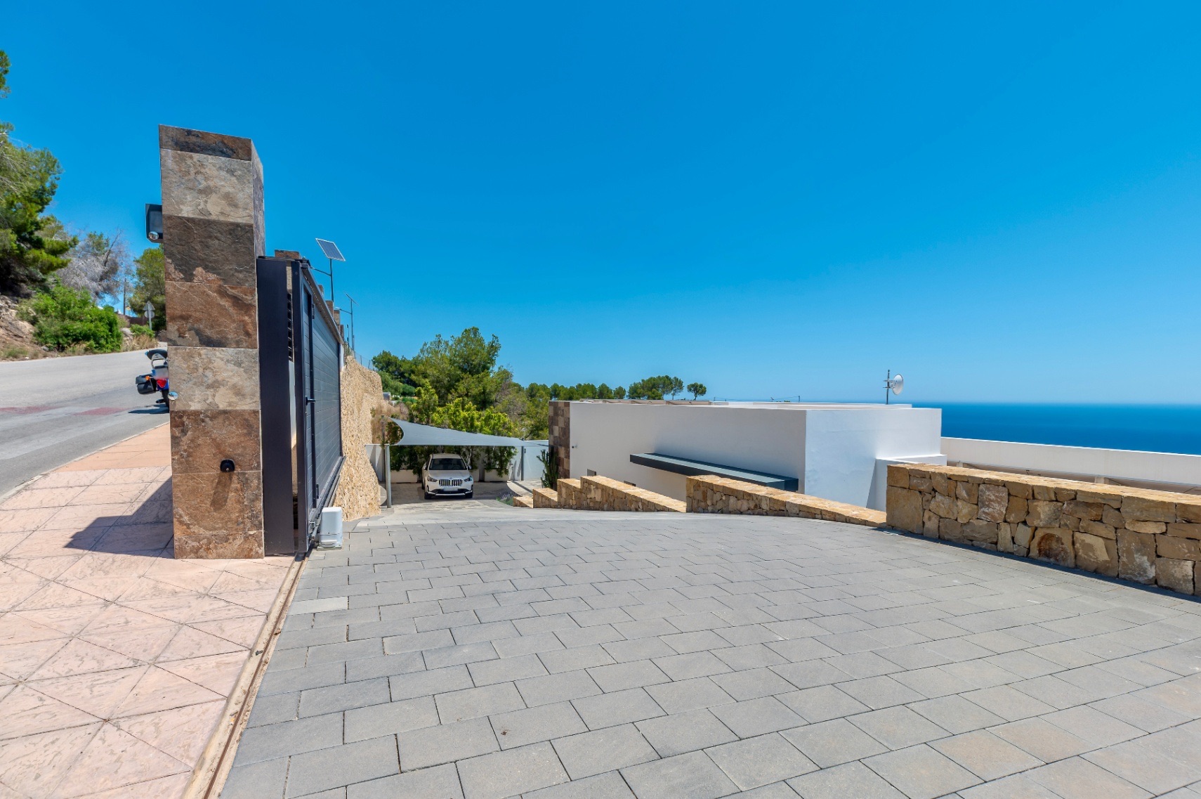 Villa op een heuveltop in Benissa met panoramisch uitzicht op zee, Villa Ionelia