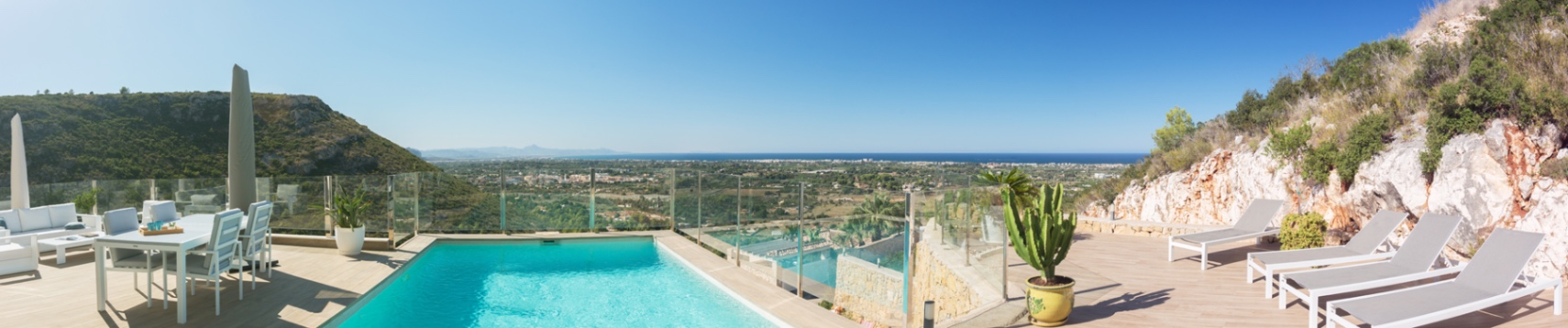Fantastische, recent gebouwde luxe villa in Dénia met panoramisch uitzicht op zee, Villa Amy