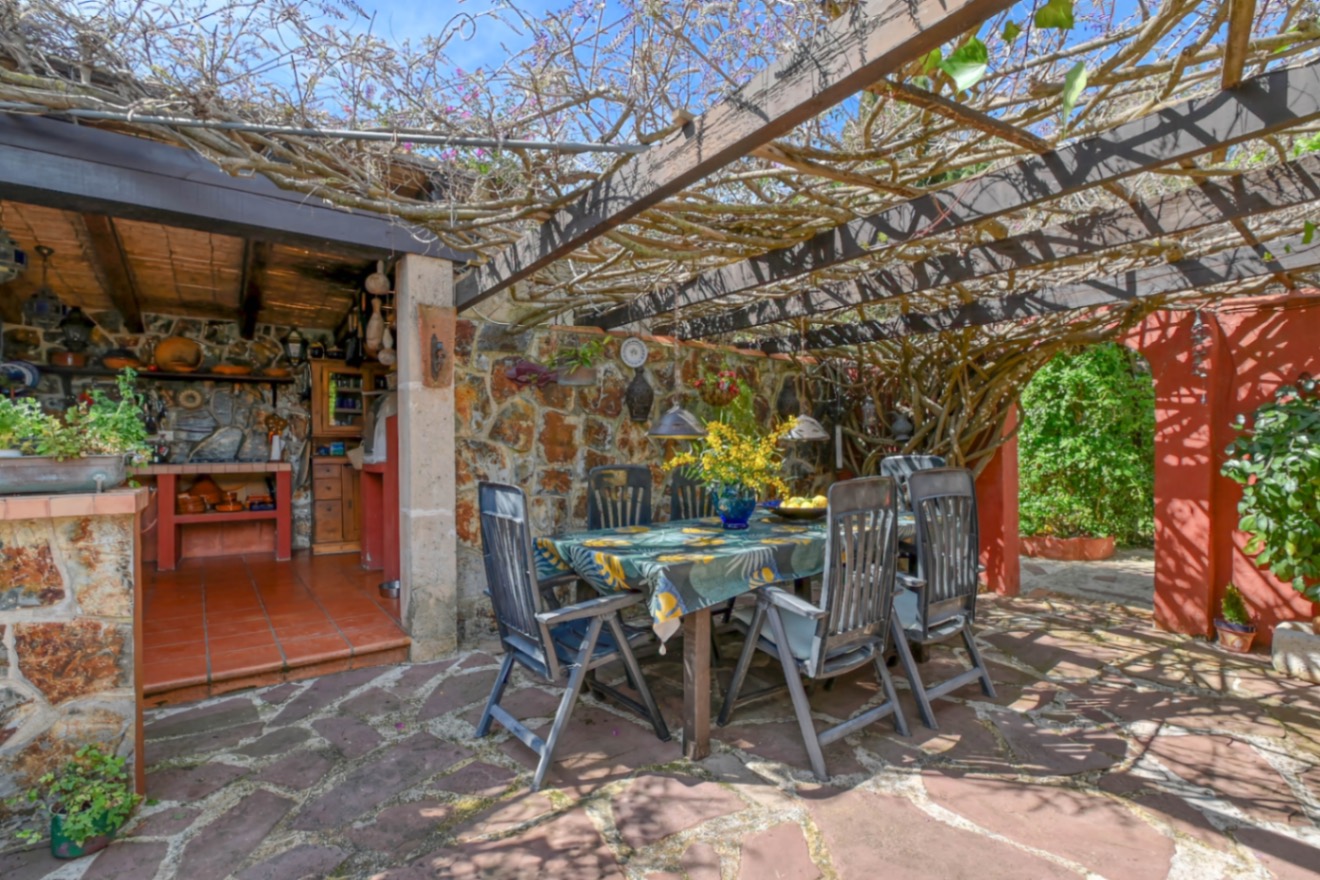 Gezellig toevluchtsoord midden in de natuur in Jávea, Villa Katie