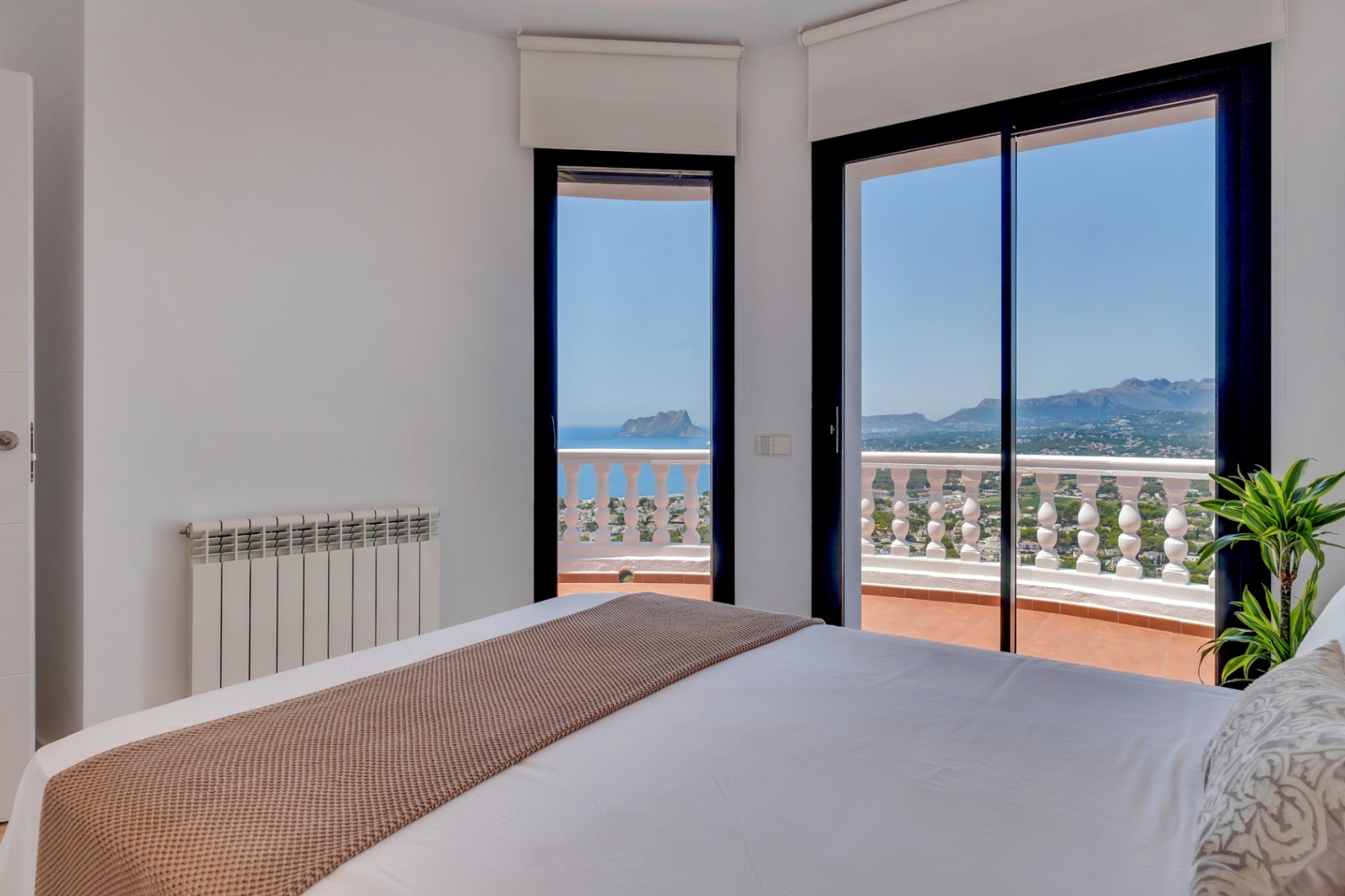 Villa met panoramische uitzichten te koop boven El Portet, Moraira, Villa Aileen