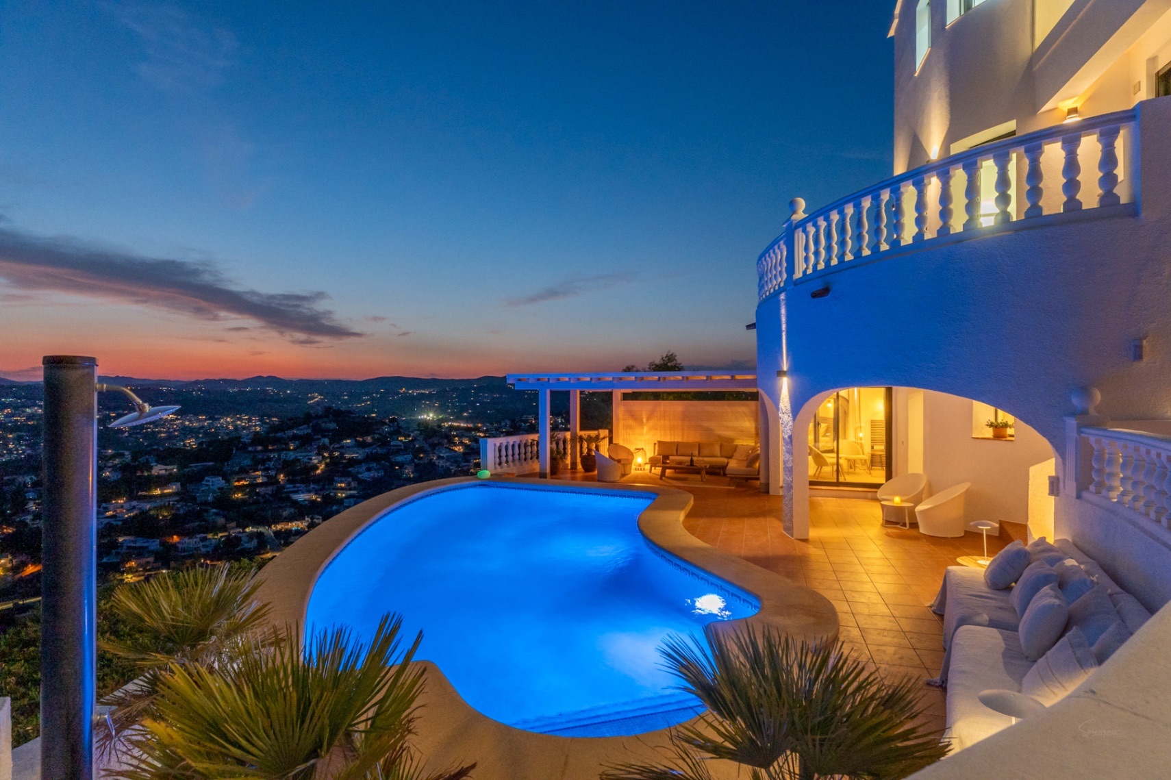Villa met panoramische uitzichten te koop boven El Portet, Moraira, Villa Aileen