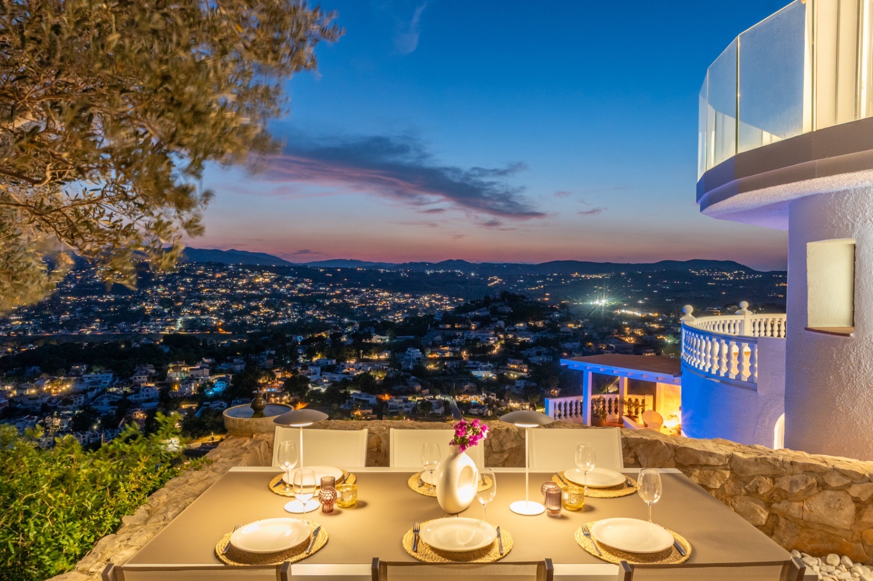 Villa met panoramische uitzichten te koop boven El Portet, Moraira, Villa Aileen