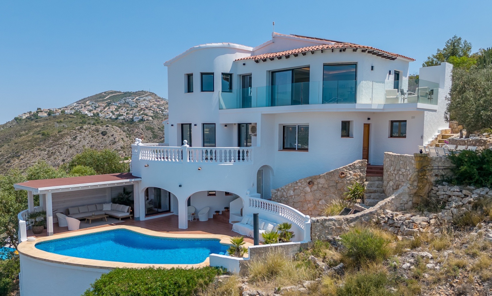 Villa met panoramische uitzichten te koop boven El Portet, Moraira, Villa Aileen