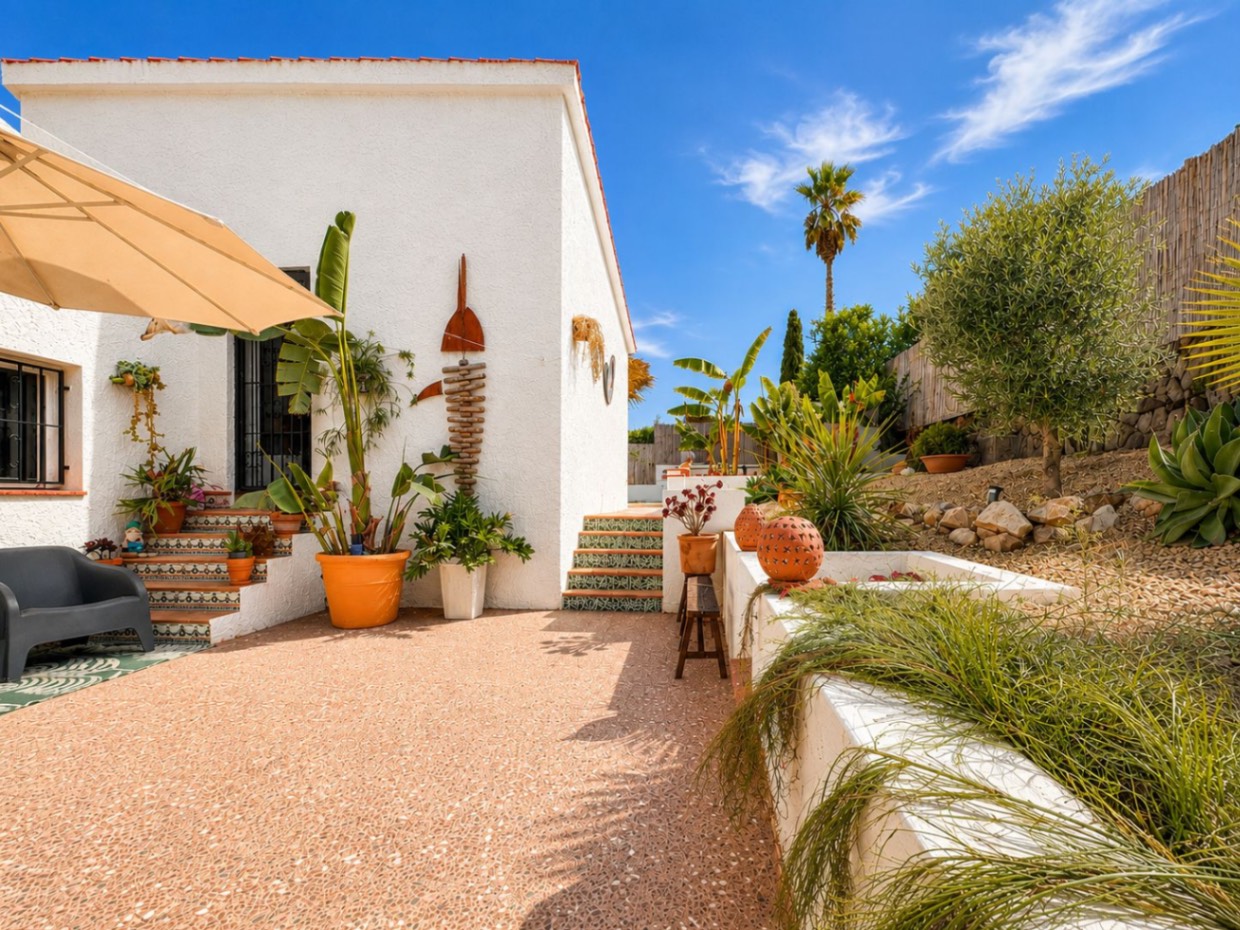 Gerenoveerde villa met gastenstudio in La Nucía, Villa Carla