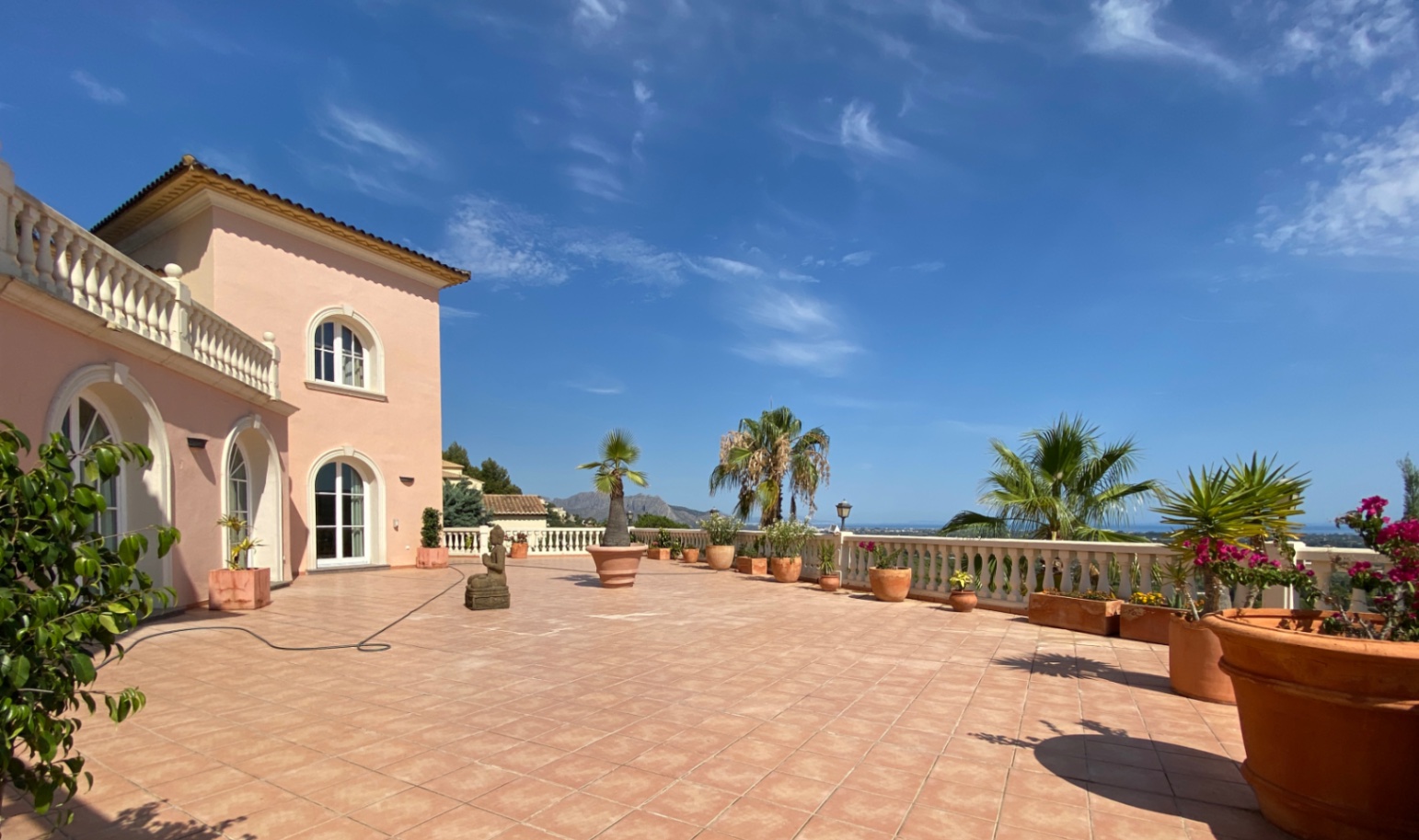 5024 - Very spacious classic villa for sale in La Sella, Villa Manila.