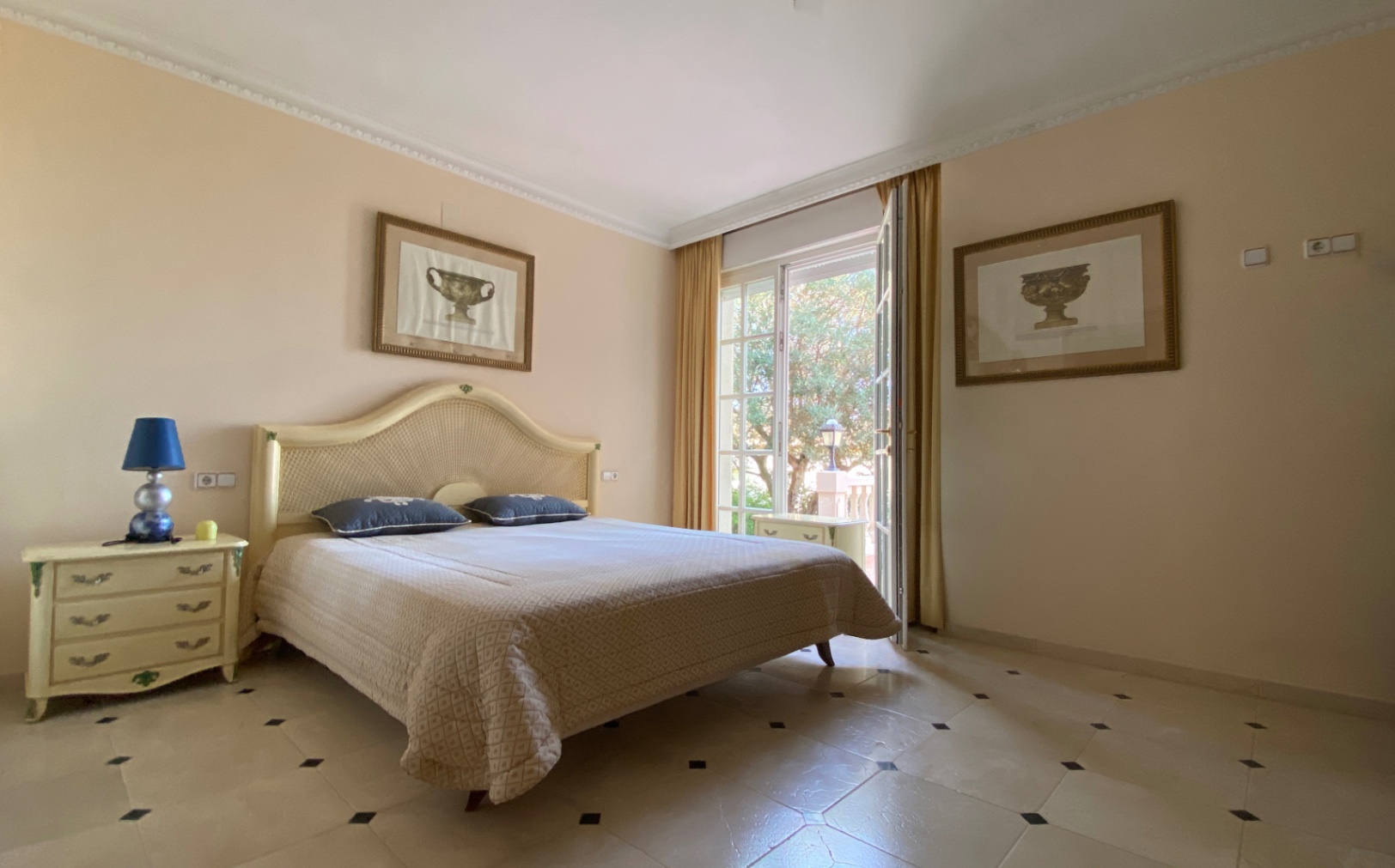 5024 - Very spacious classic villa for sale in La Sella, Villa Manila.