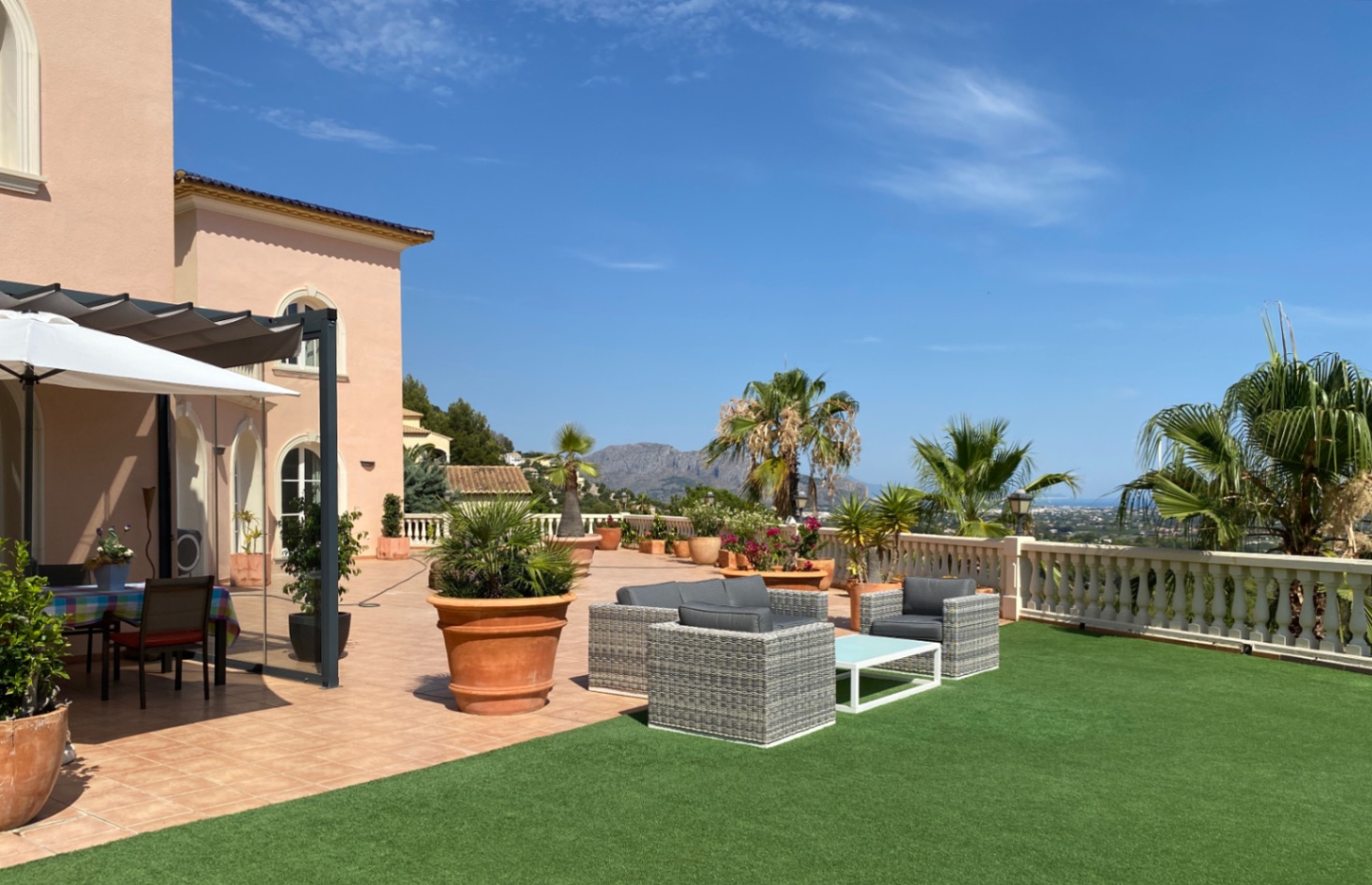 5024 - Very spacious classic villa for sale in La Sella, Villa Manila.